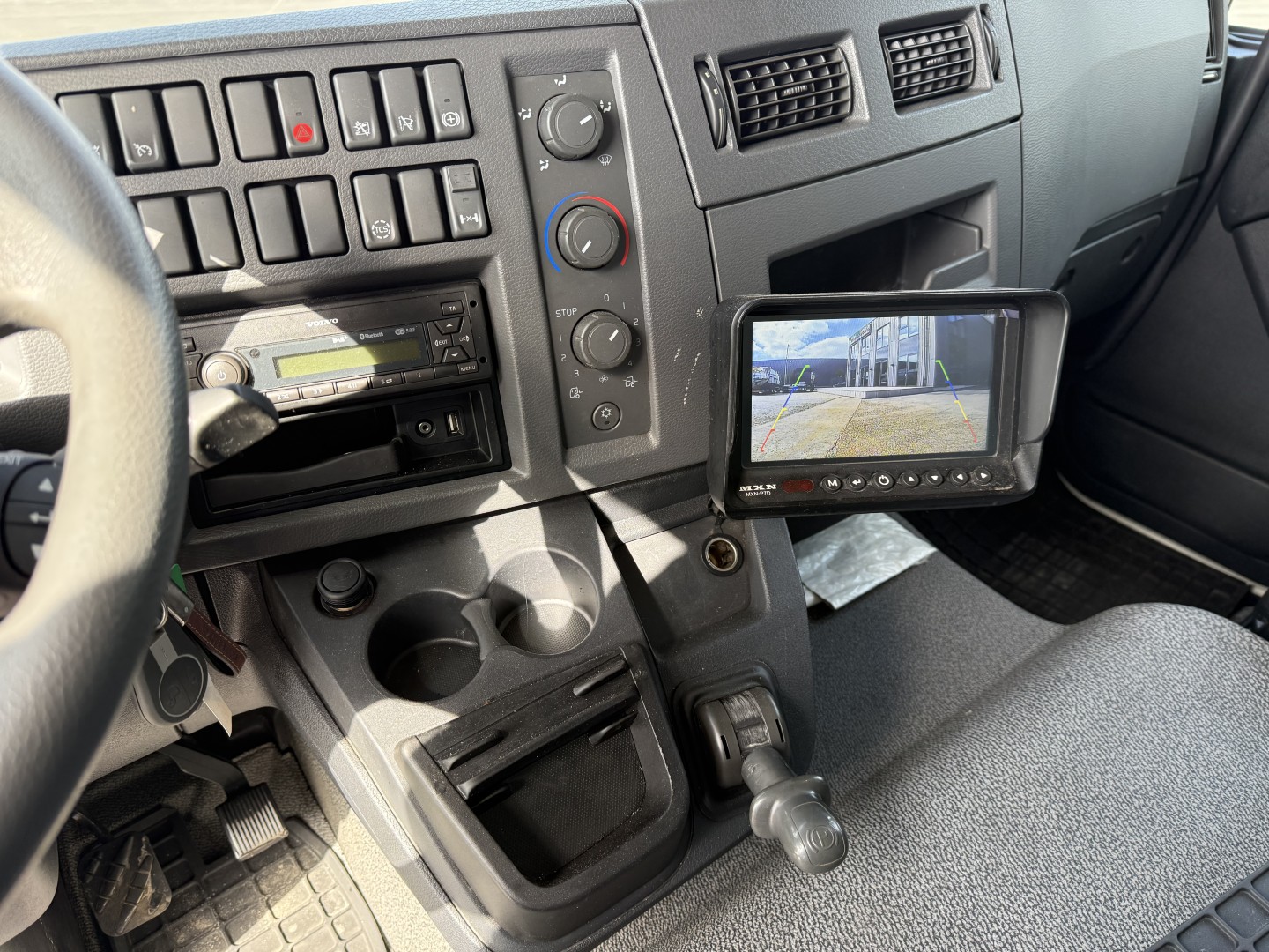 Volvo FL 210 4x2 Lukket kasse Euro 6