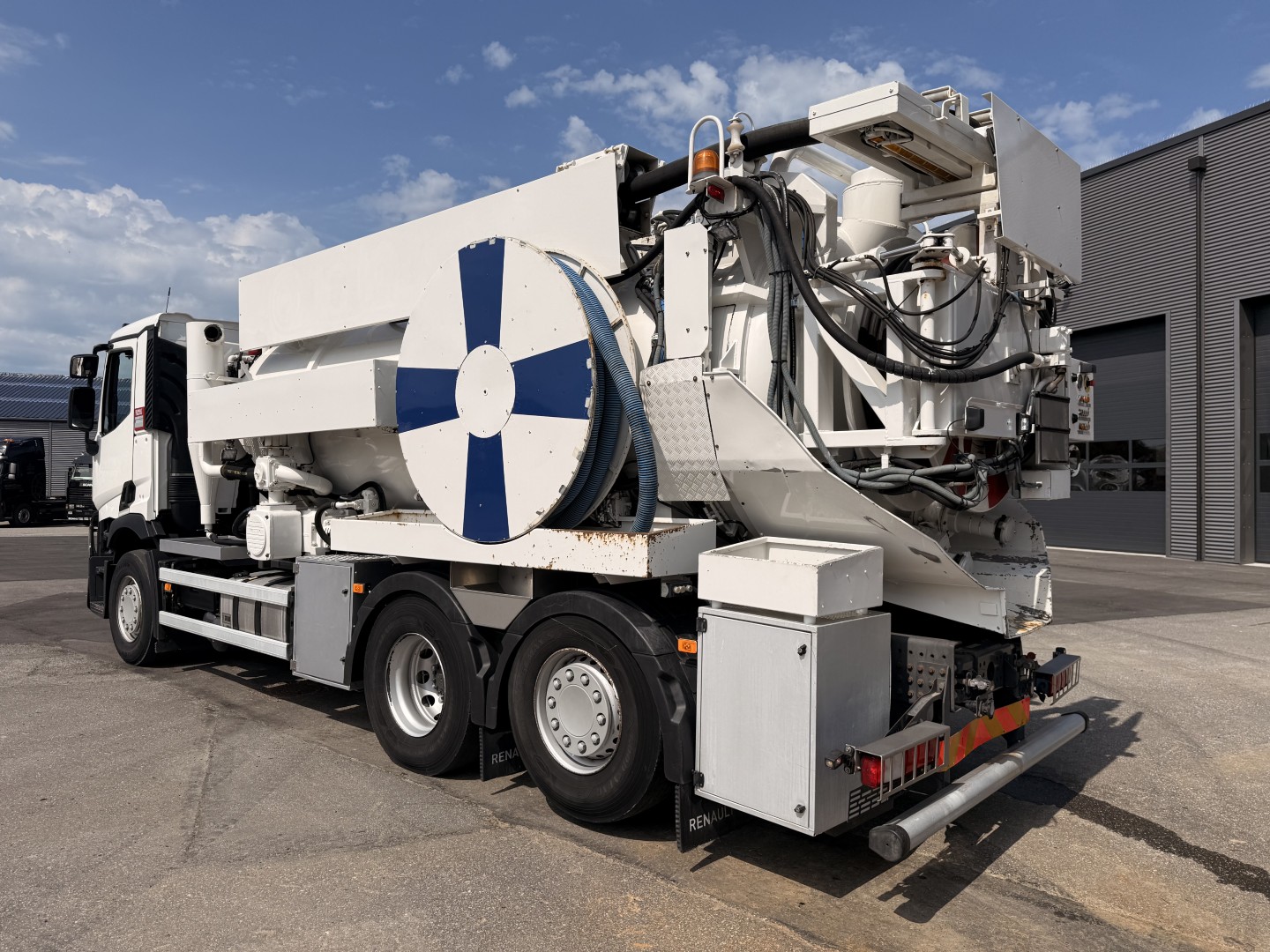Renault Trucks T430 DTI 6x2 Hvidtved Larsen SLP 10.5 ADR