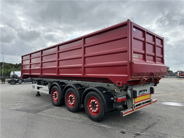 Leci 3 akslet Galvaniseret Tip Chassis med 9,4 m Hardox Kasse