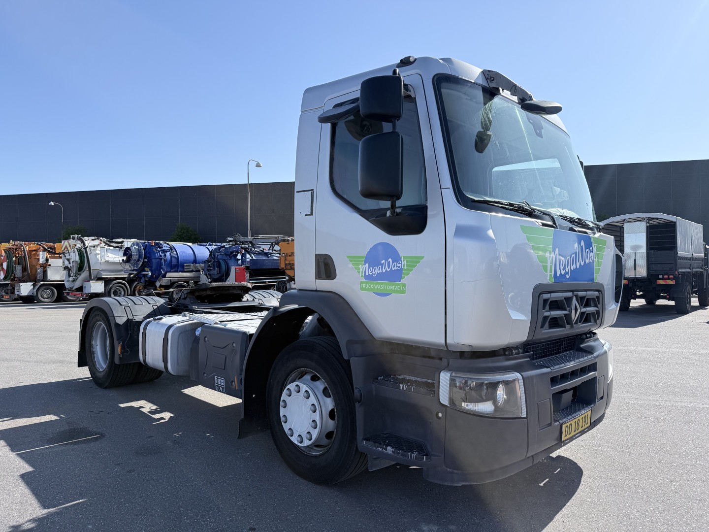 Renault D WIDE 320 DTI 8 Pladstrækker