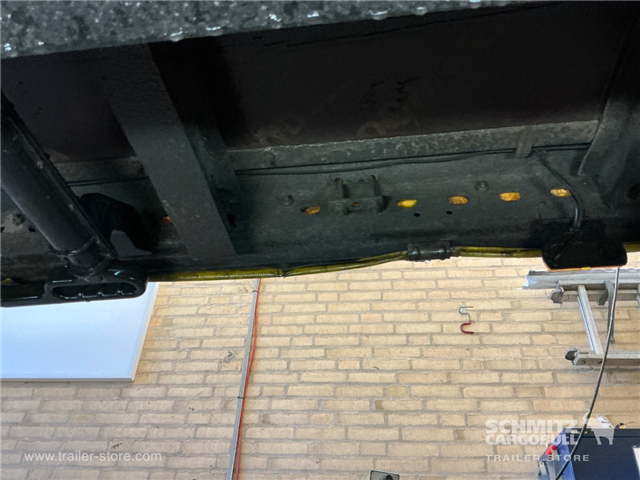 Schmitz Semi Curtainsider Mega