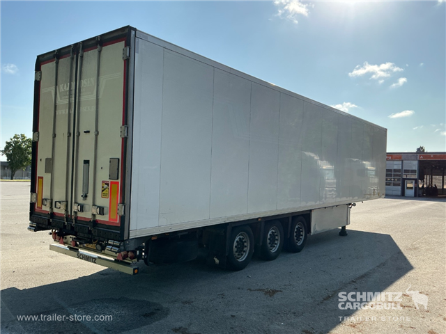 Schmitz Semi Reefer Meat hanging system