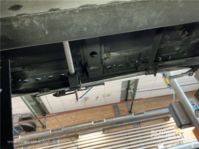 Schmitz Semi Curtainsider Standard , Foldedør højre