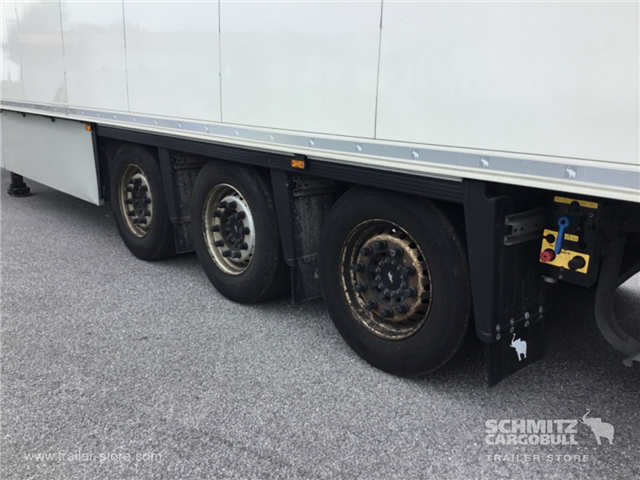 Schmitz Semi Reefer Meat hanging system