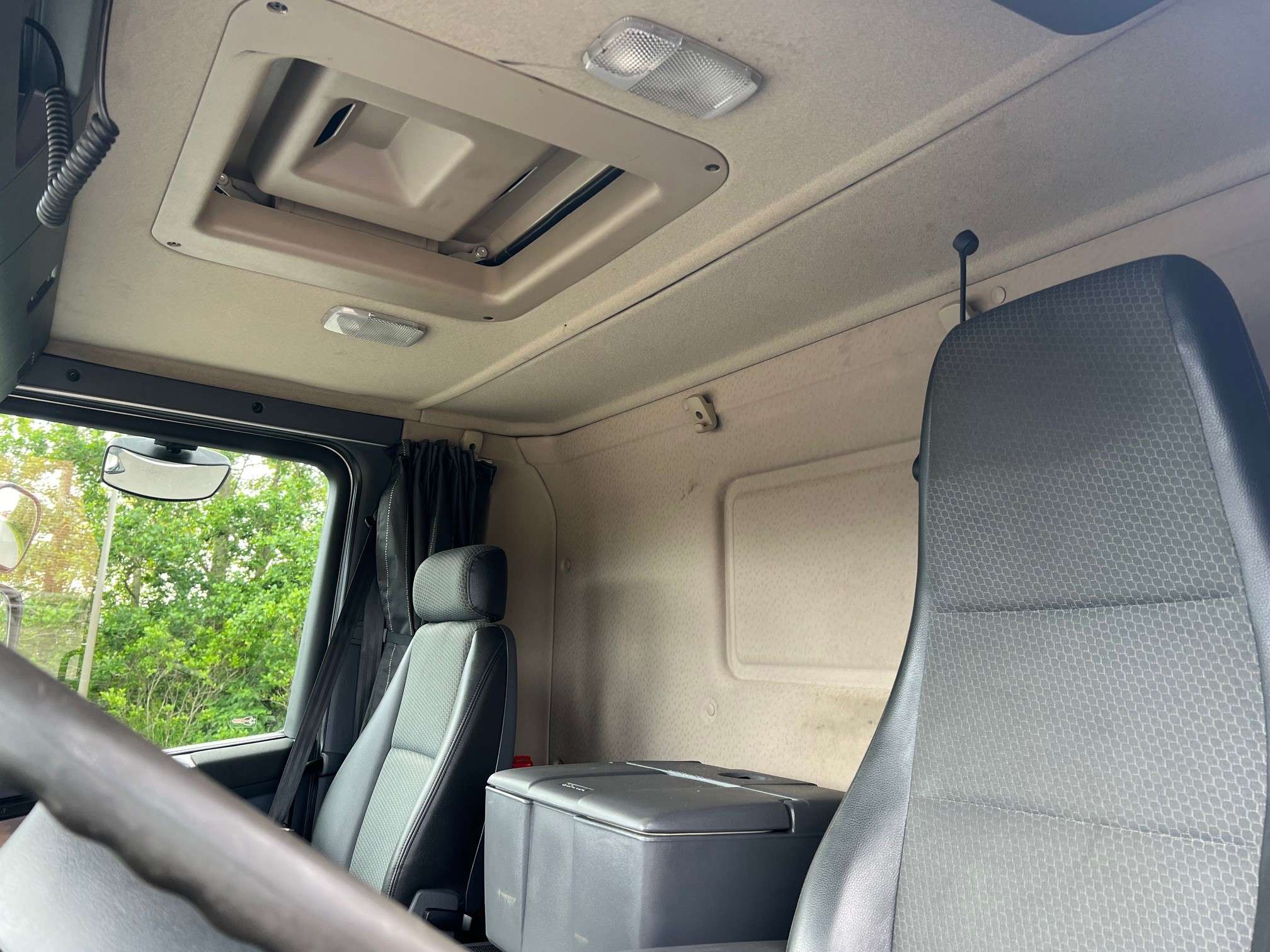 Scania P280 med HMF 1720 kran