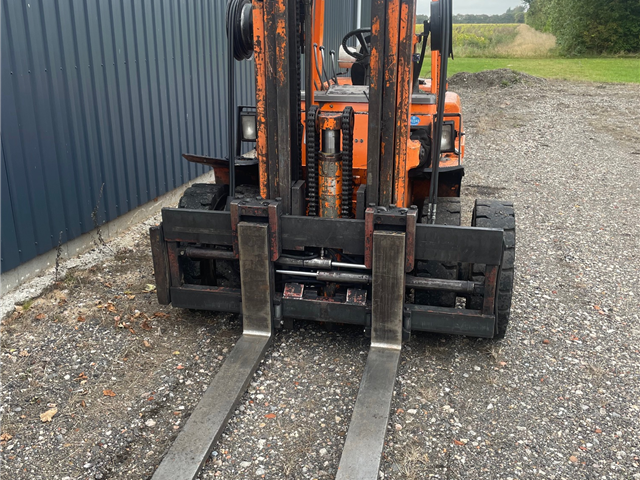 Toyota 02-3FG45 - Container højde!