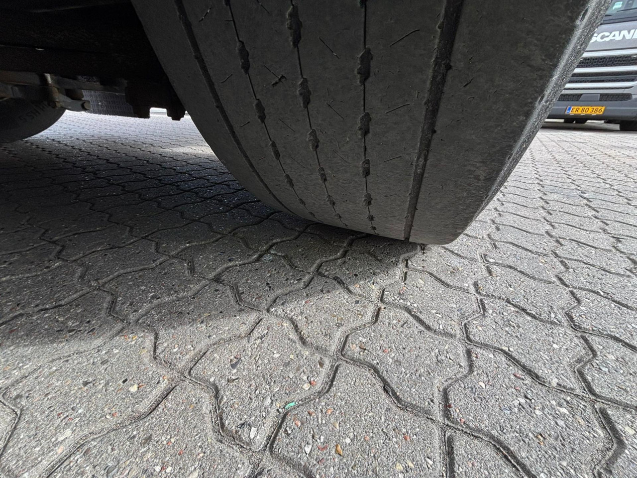 Scania P 320 B6x2*4NB Carrier Iceland Twincool Cherau pie