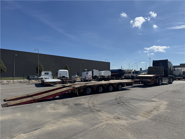 Kel-Berg / Faymonville 4 akslet Udtræks Maskintrailer