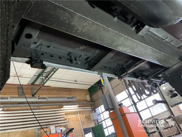 Schmitz Semi Curtainsider Standard , Foldedør højre