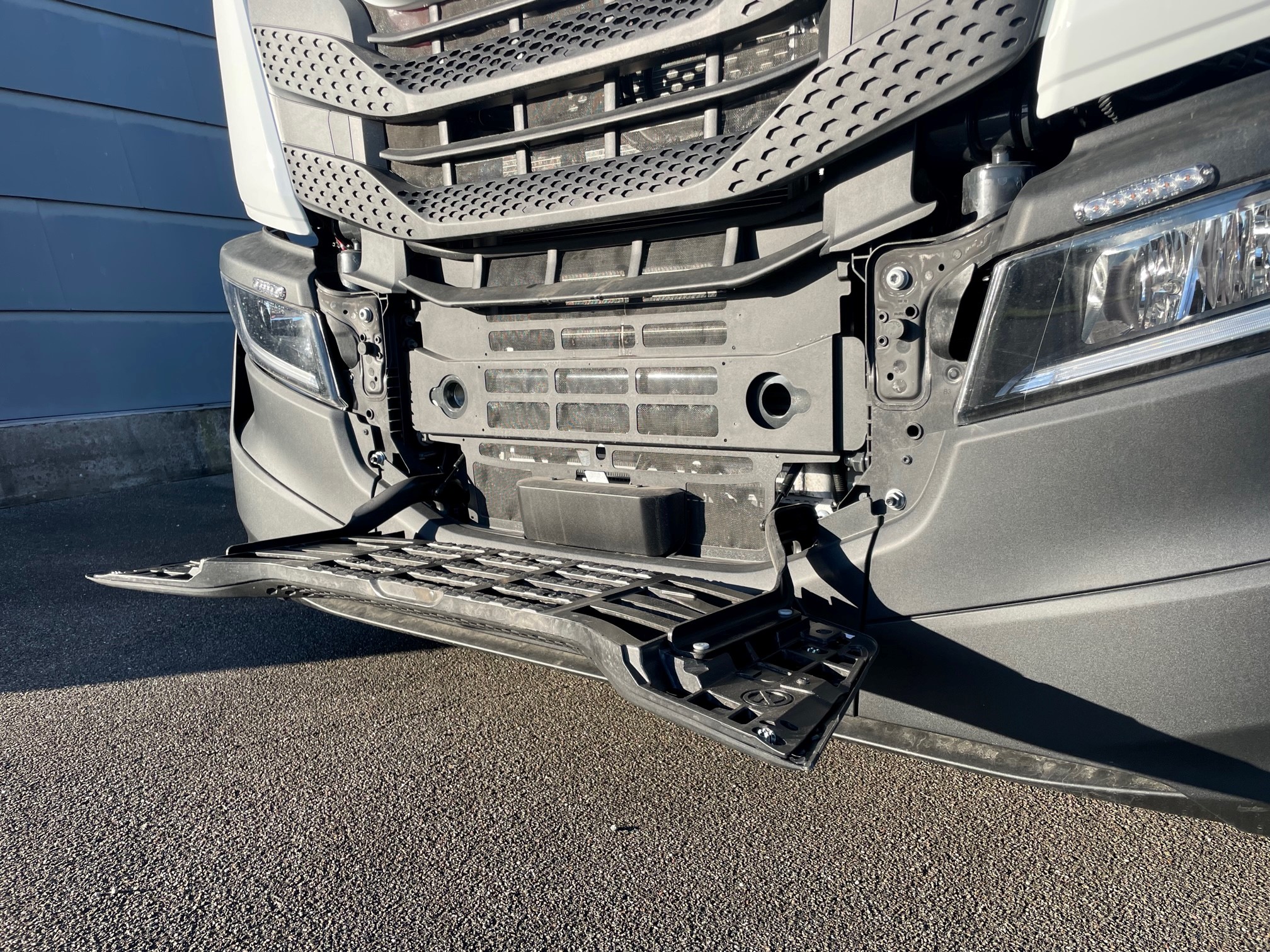 Iveco S-WAY AD190S34-E6e/FP Stillads