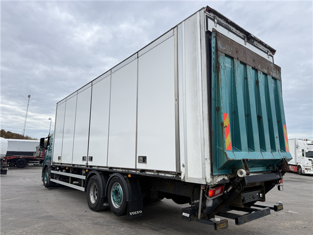 Volvo FM330 6x2*4 Carrier Supra 1050 Nordic