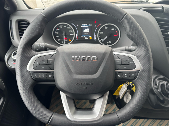 Iveco 70C21HA8/P m. knæklad