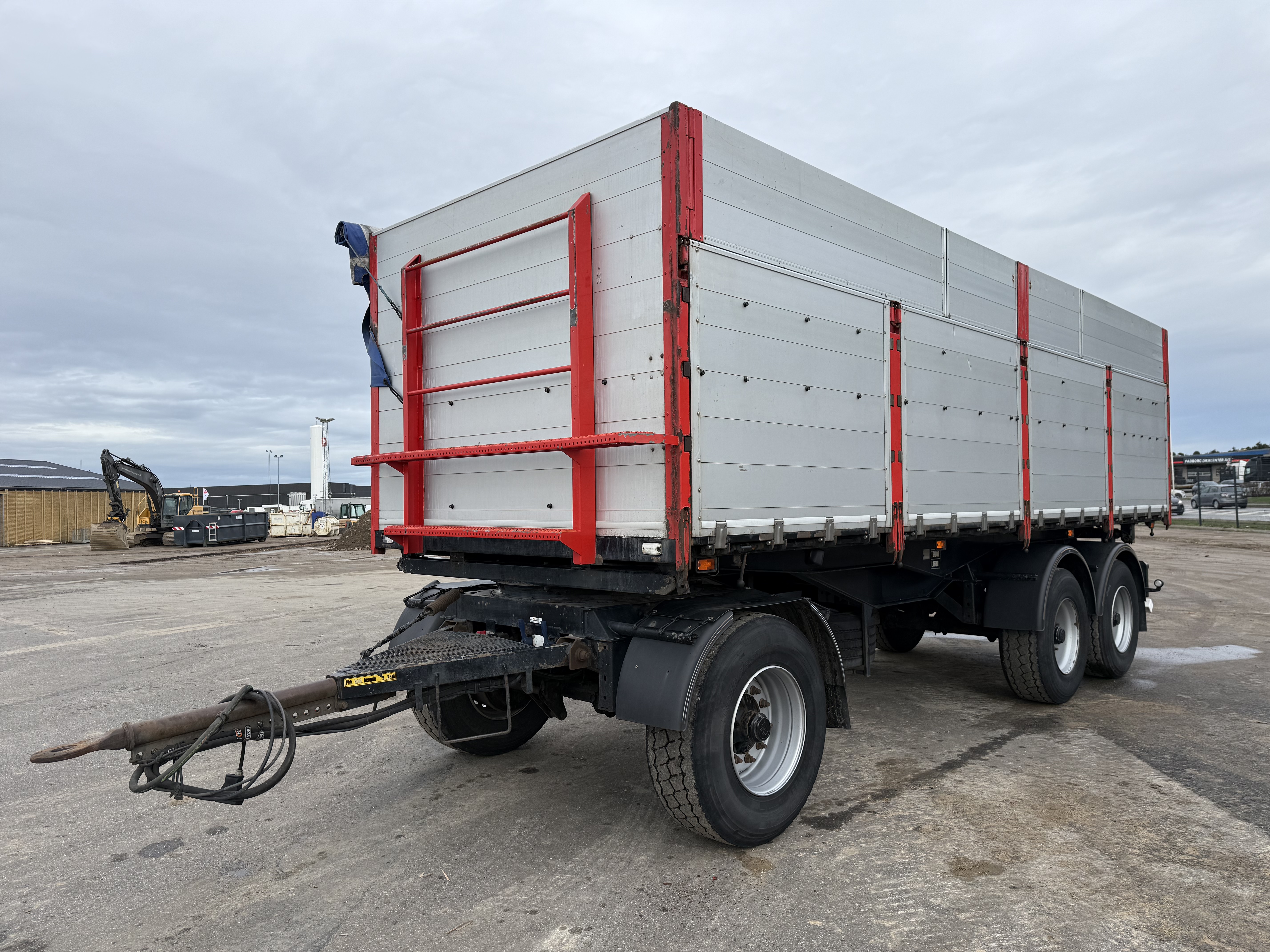 Skelhøje SVF P324 24 t. akslet Tipanhænger