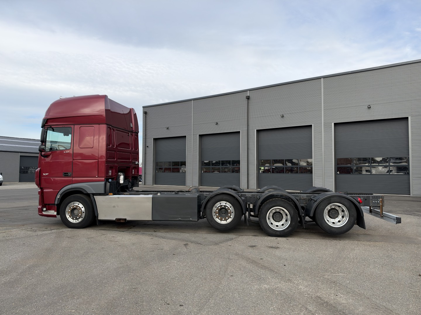 DAF XF530 8x2/4 Super Space Cab Chassis Euro 6