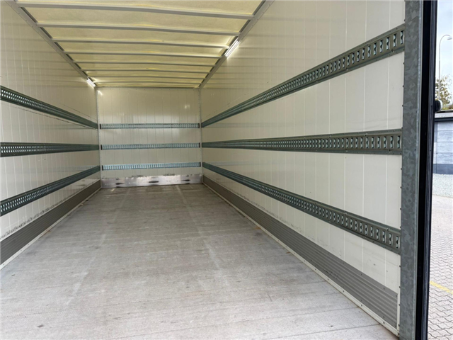 Scania P 250 B4x2NB Box/Lift