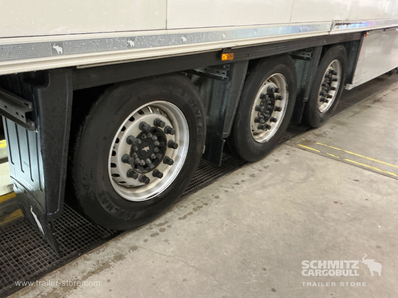 Schmitz Semi Reefer Meat hanging system