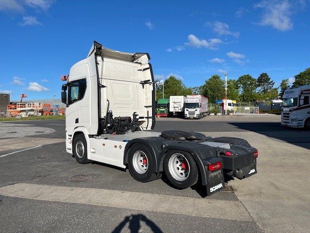 Scania R590