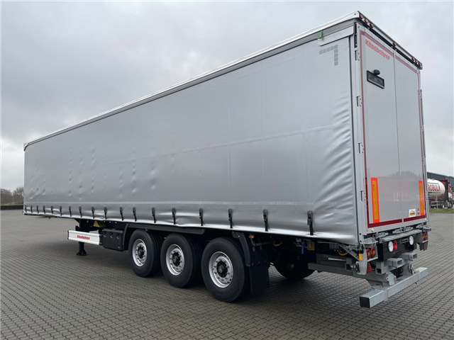 Kässbohrer 3 aks. gardintrailer m. truckbeslag