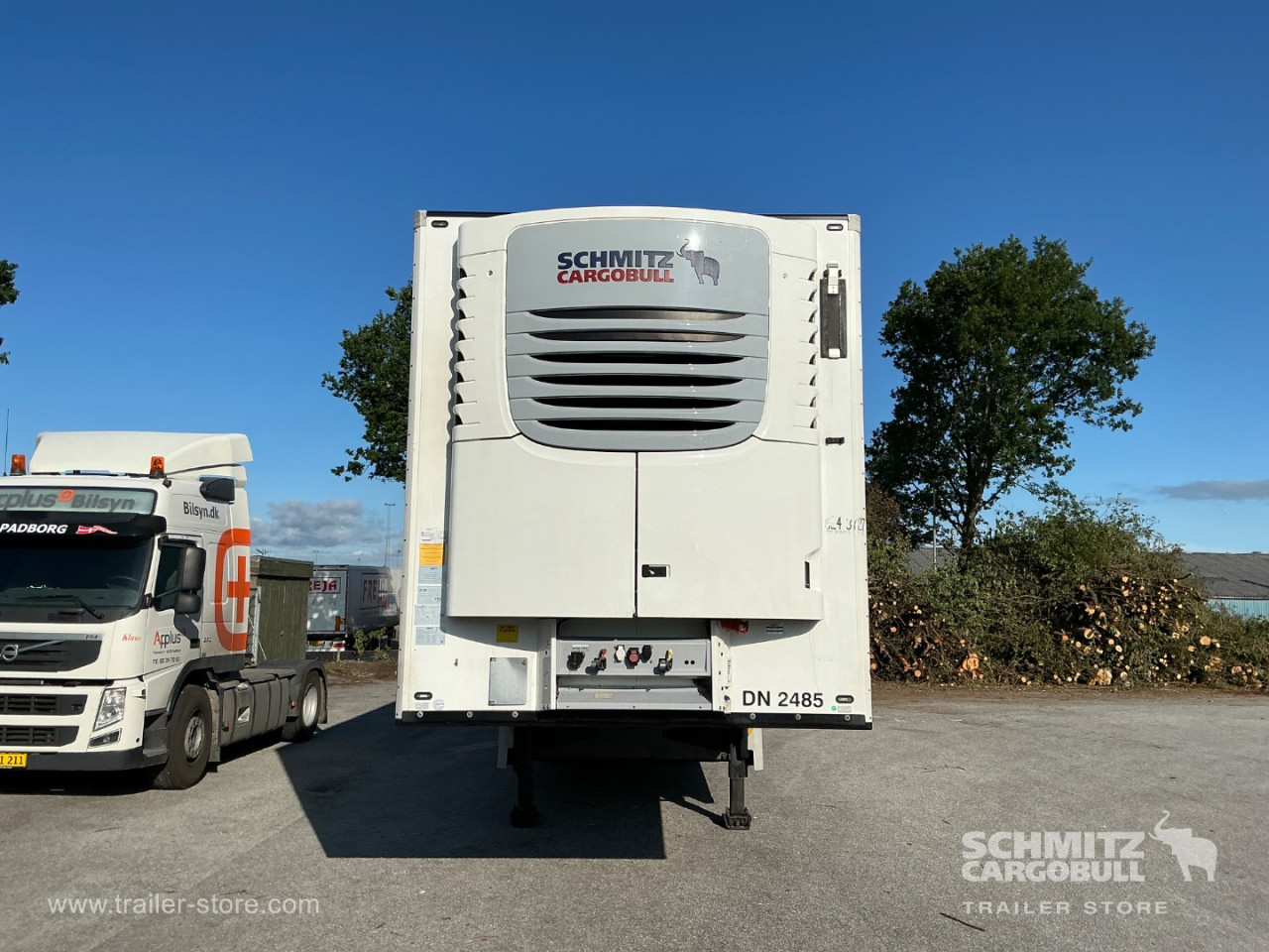 Schmitz Semi Reefer Meat hanging system