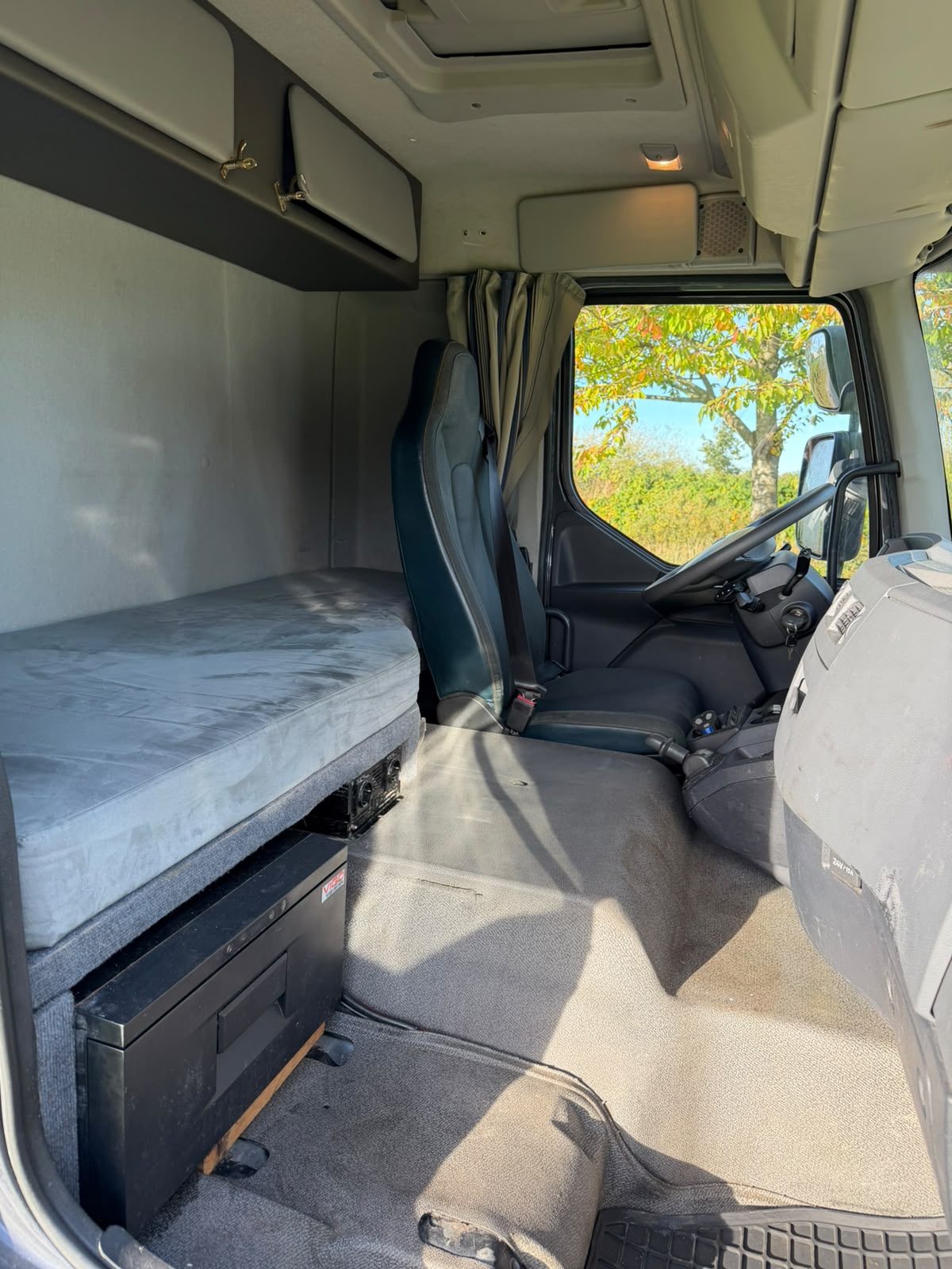 Volvo FL210 - Autotransporter