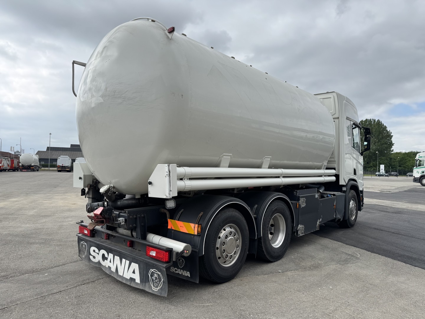 Scania R500 NGS CR20H 6x2 26 m3 Silo + HMK Bilcon Siloanhænger