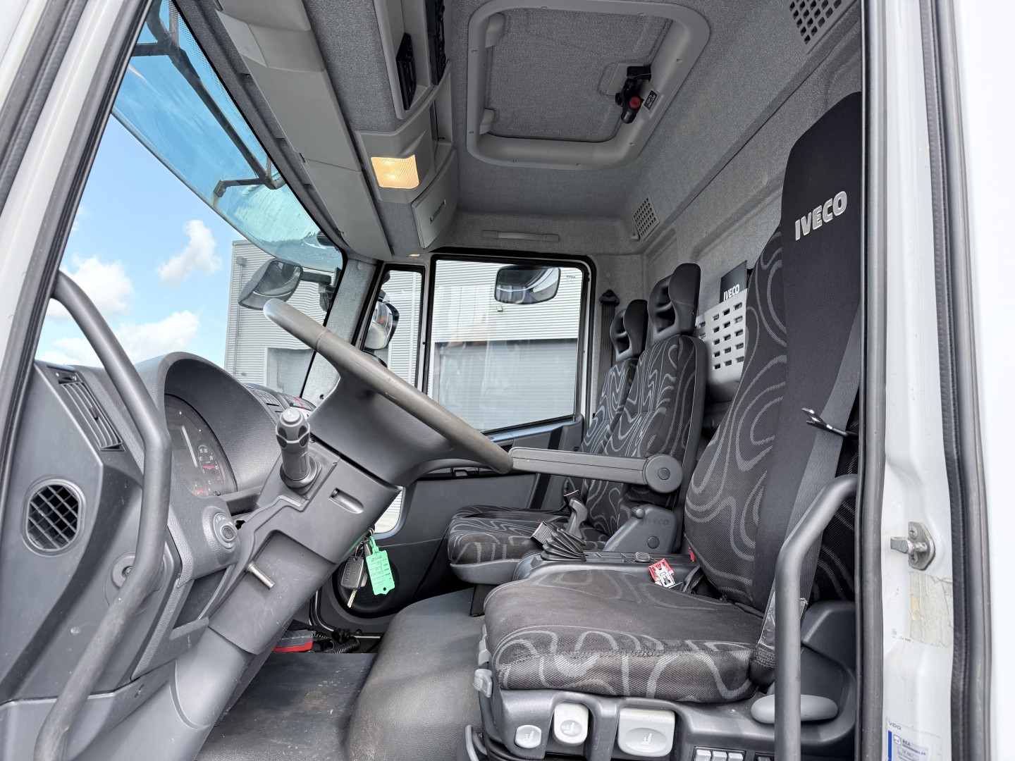 Iveco EuroCargo 180E32 4x2 Schmitz / Thermo King T-1200R Spectrum