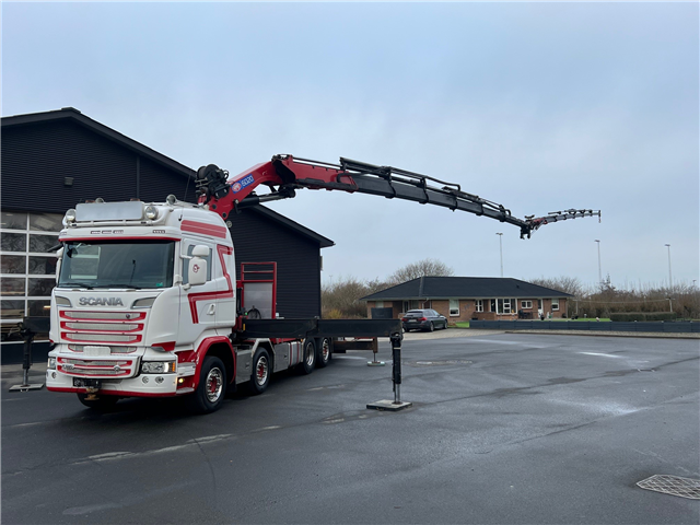 Scania R580 8X2*6 HMF 6020 OK6 + Jib